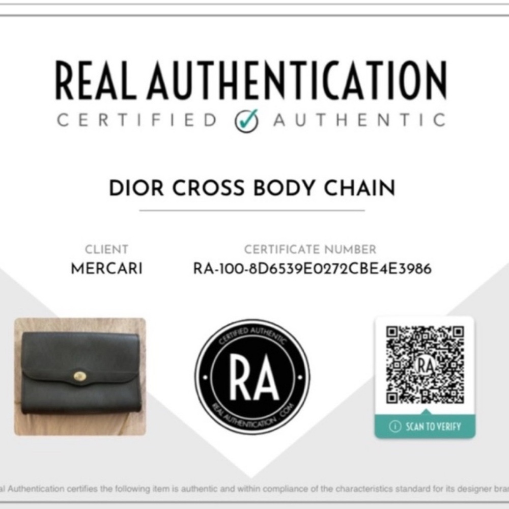 Authentic vintage Christian Dior Black Leather shoulder bag with Gold Accents - Picture 5 of 17